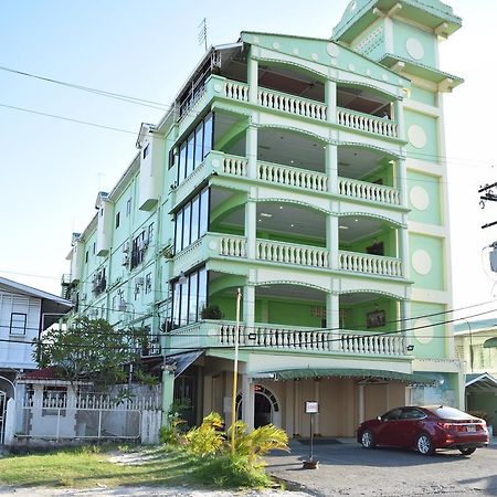 Regency Suites Hotel Georgetown Esterno foto