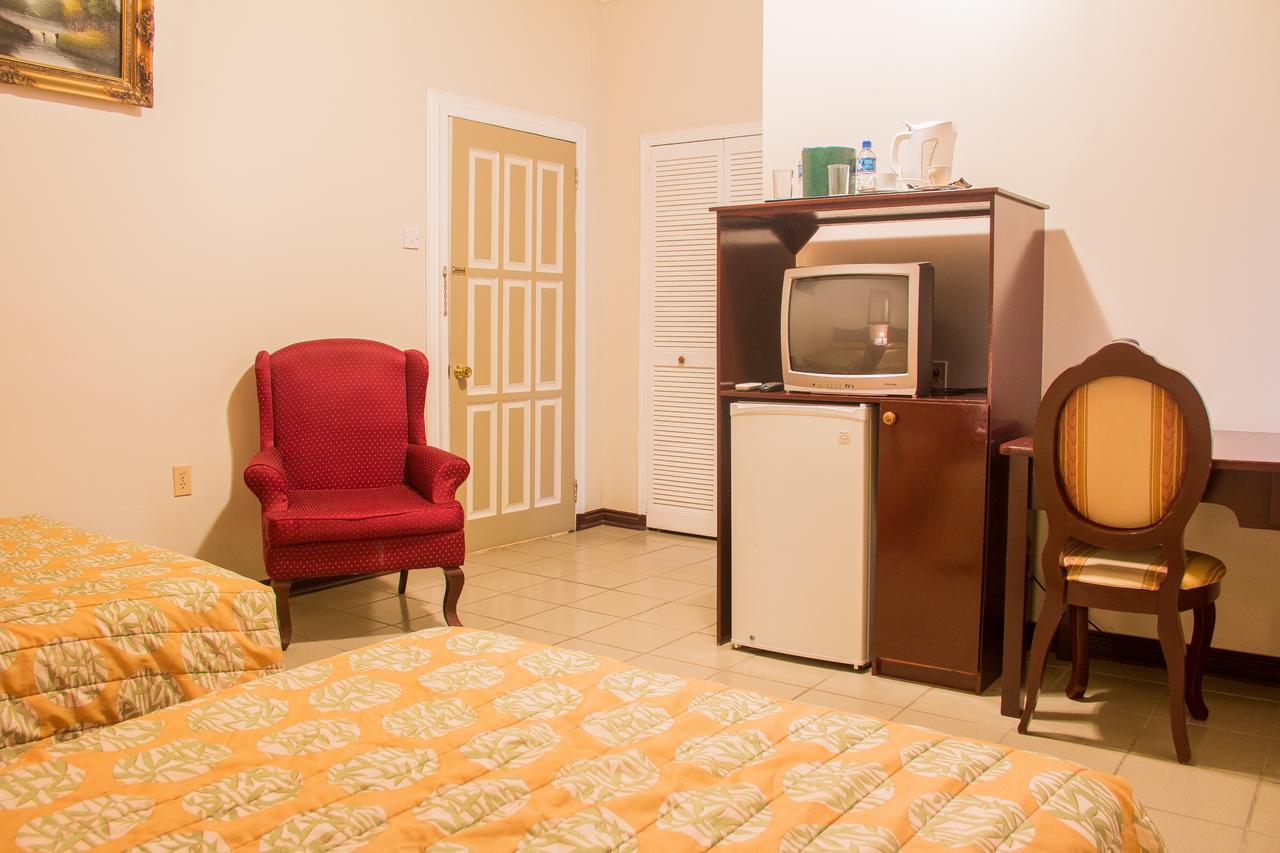 Regency Suites Hotel Georgetown Esterno foto