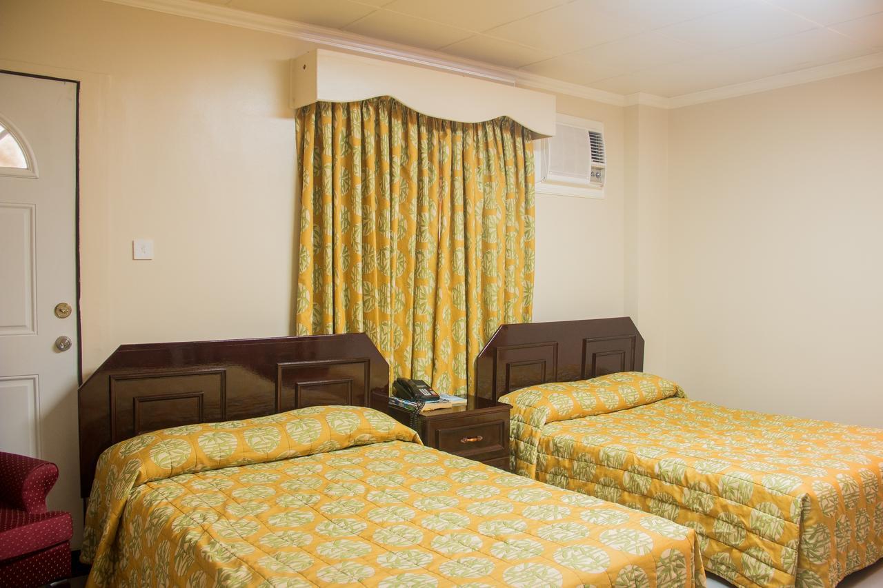 Regency Suites Hotel Georgetown Esterno foto