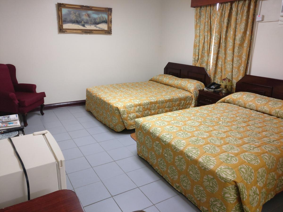 Regency Suites Hotel Georgetown Esterno foto